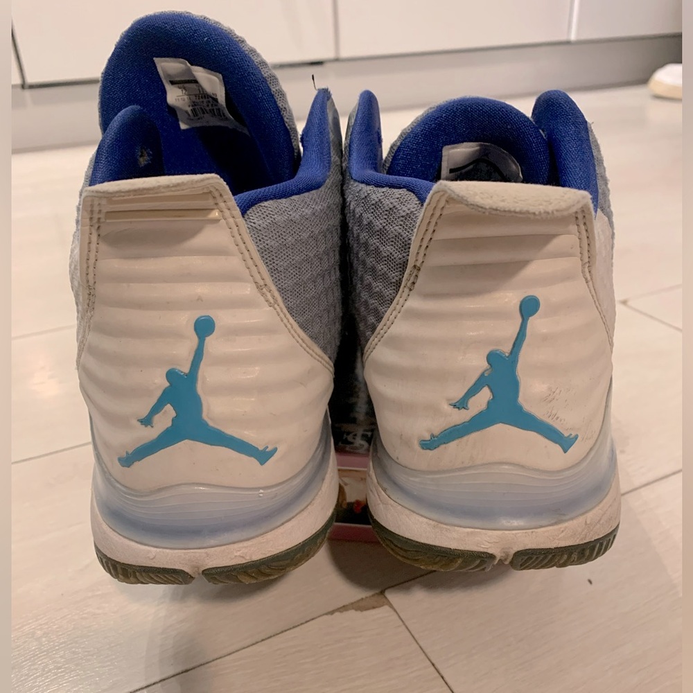 Jordan Men's Gray and Blue Sneakers size 12 - Picture 5 of 6